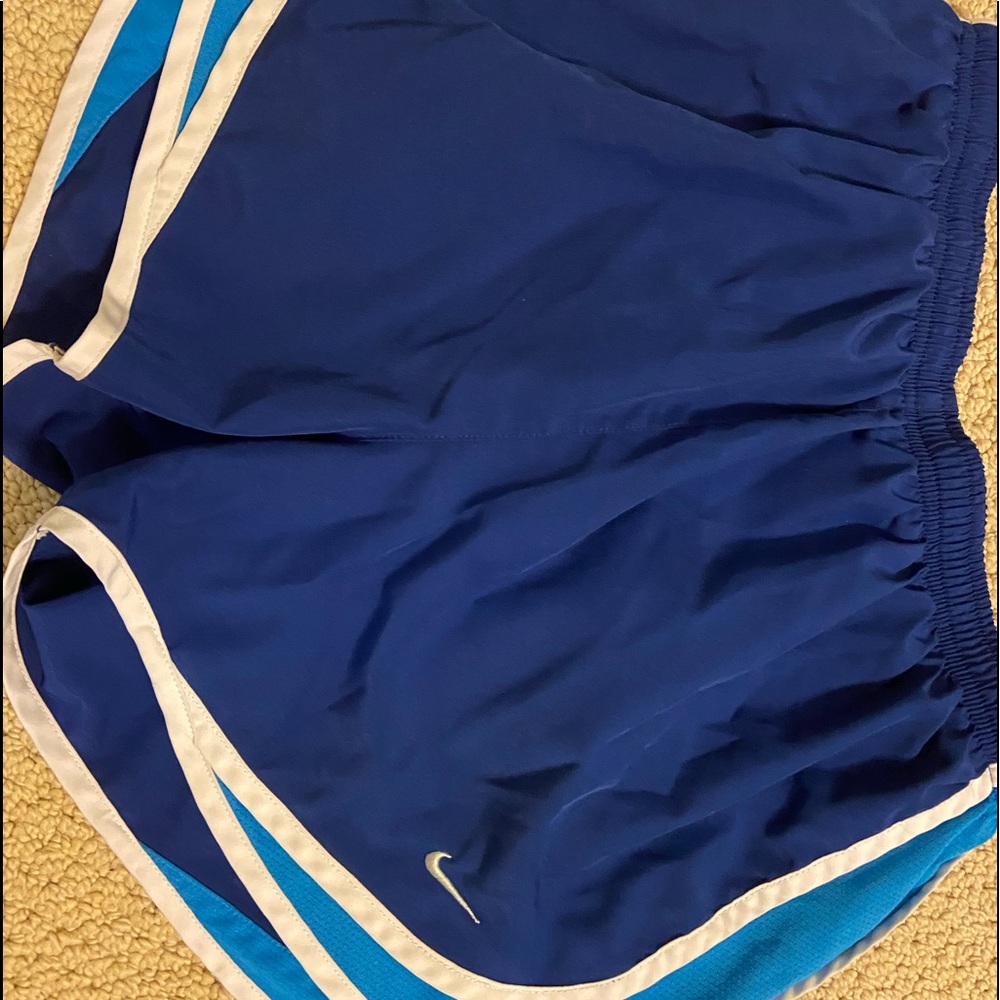 Women’s Nike shorts size M